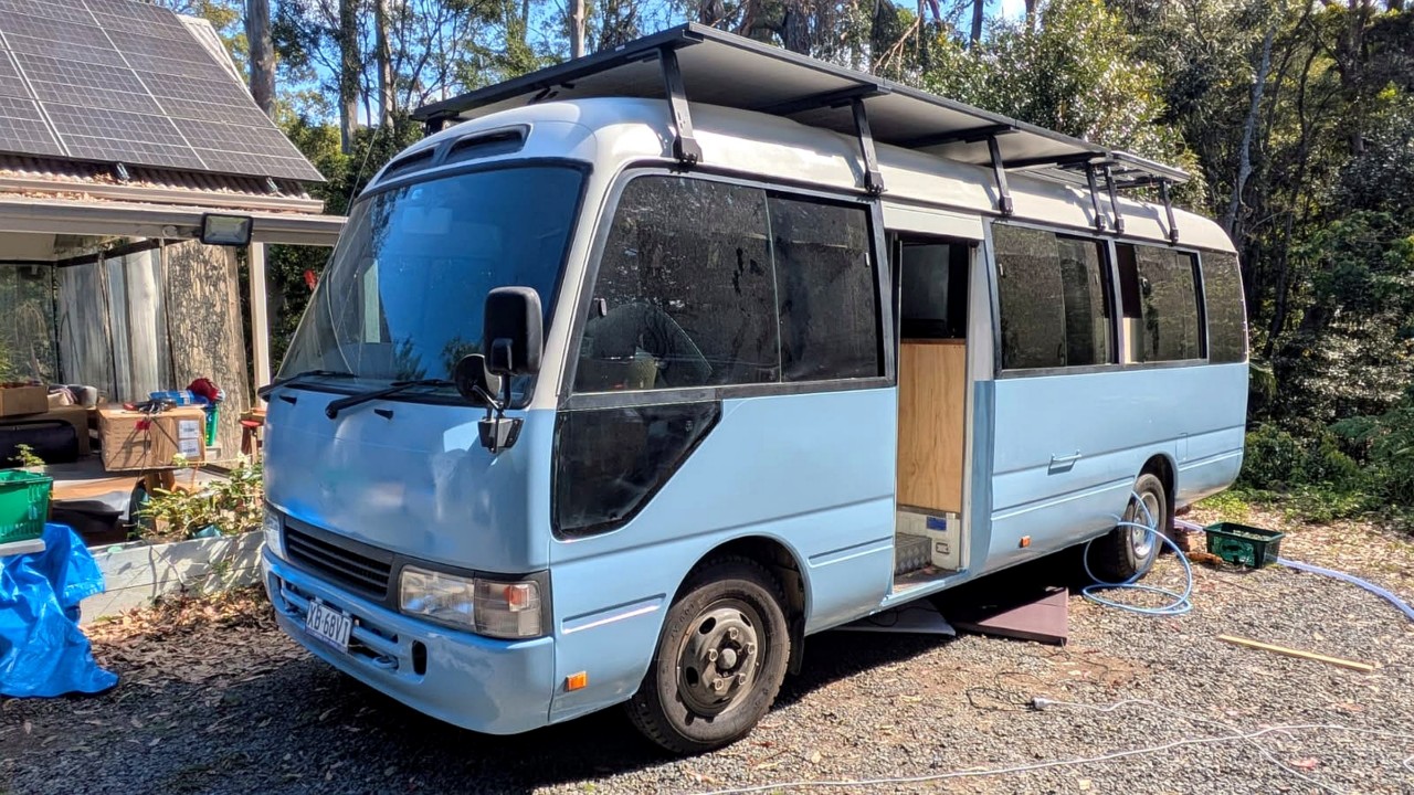 Ozroofracks | Toyota Commuter Roof Racks