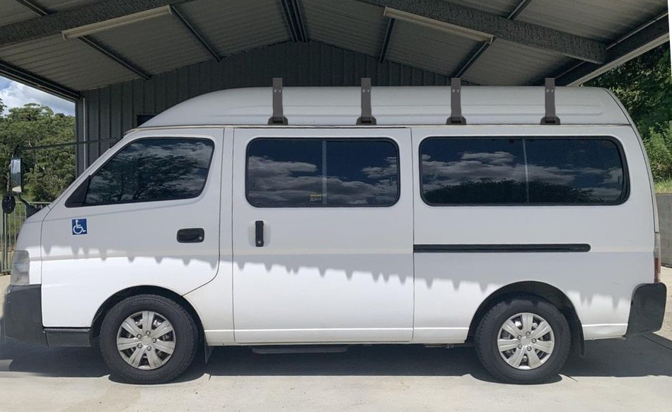 En un   Nissan Caravan