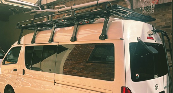 En un   Toyota Hiace 200 Series