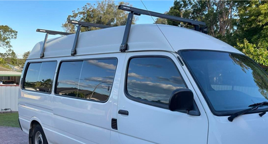 En un   Toyota Hiace Commuter